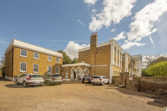 Hampton Court Road, Hampton, TW12