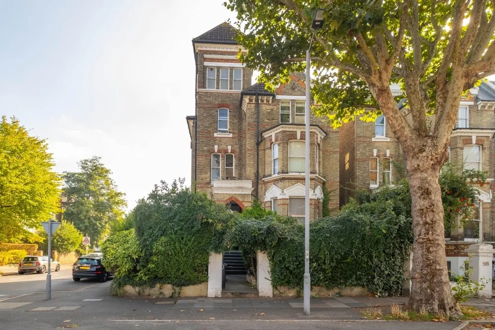 Maple Road London KT6 photo 12