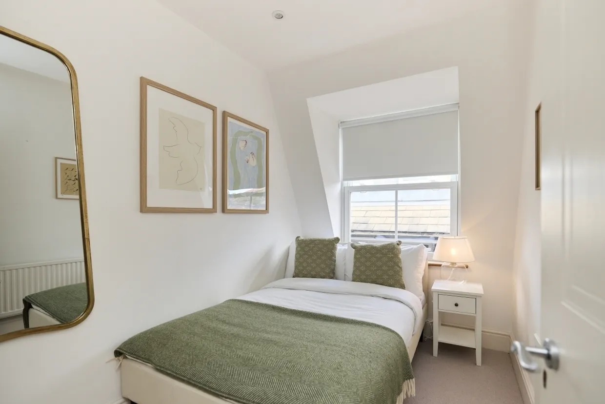 Adamson Road NW3 photo 14