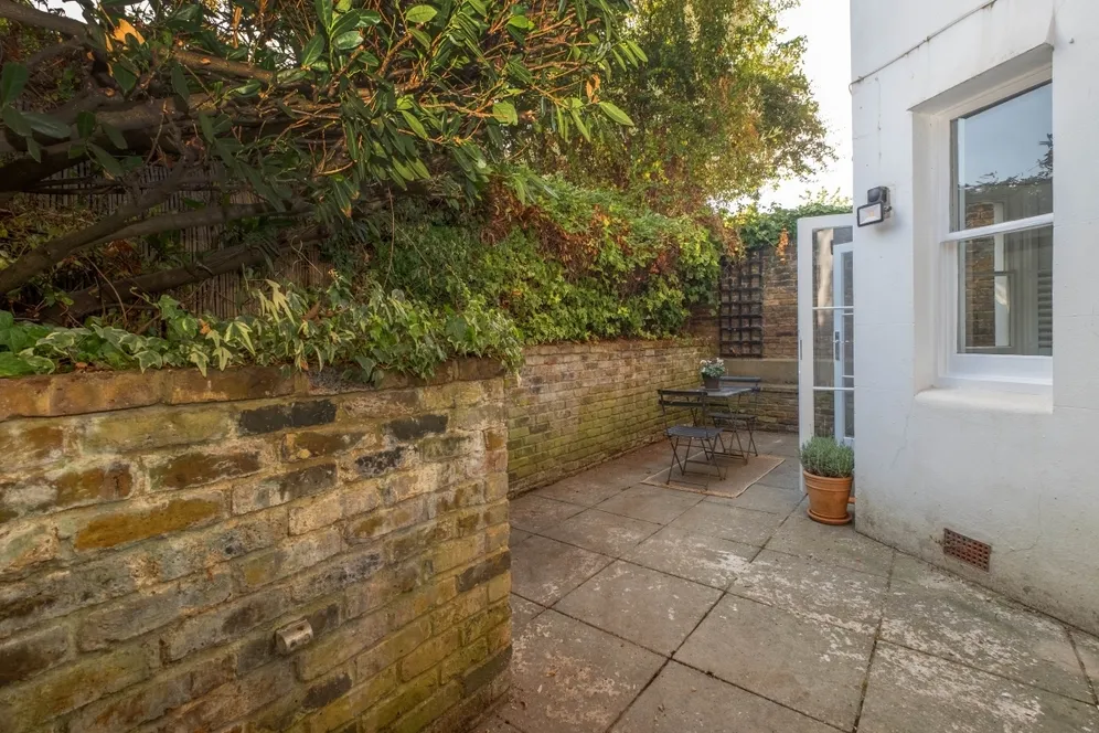 Maple Road London KT6 photo 15