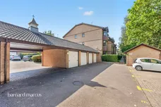 Whelan Way, Wallington
