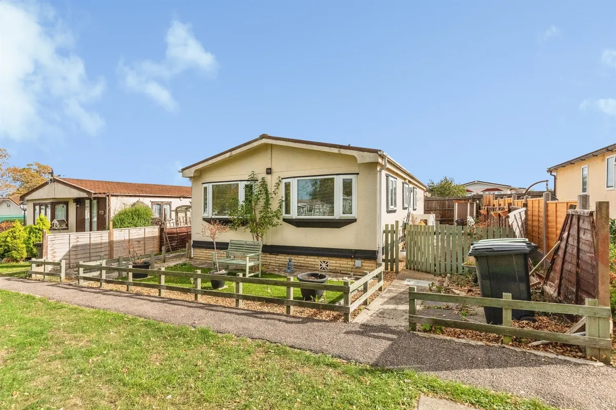 Kingsmead Park, Bedford Road, Rushden