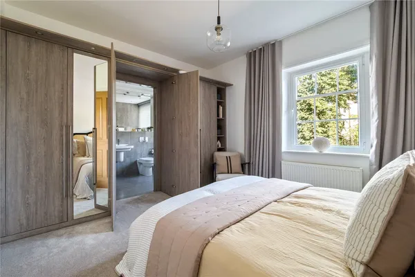 Bloomesbury Avenue, St James' Park, M20 photo 10