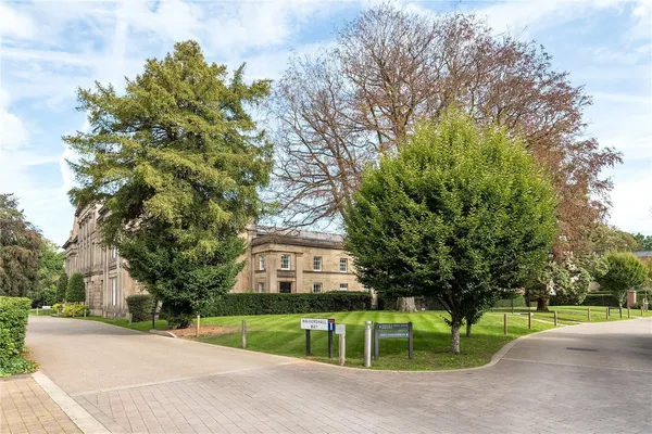 Bloomesbury Avenue, St James' Park, M20 photo 21