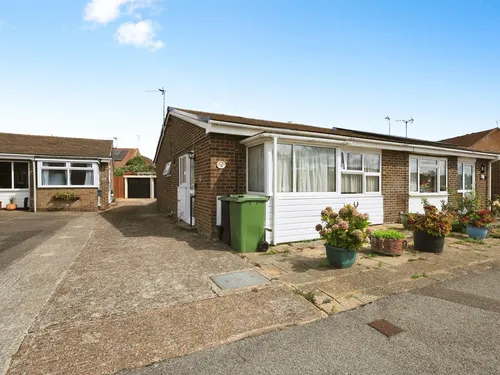 Old Orchard Place, Hailshamphoto