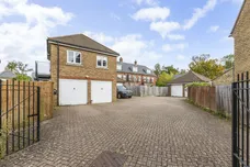 Lady Aylesford Avenue, Stanmore, HA7 photo 4