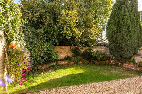 Brigstock Road, Stanion, NN14 photo 11