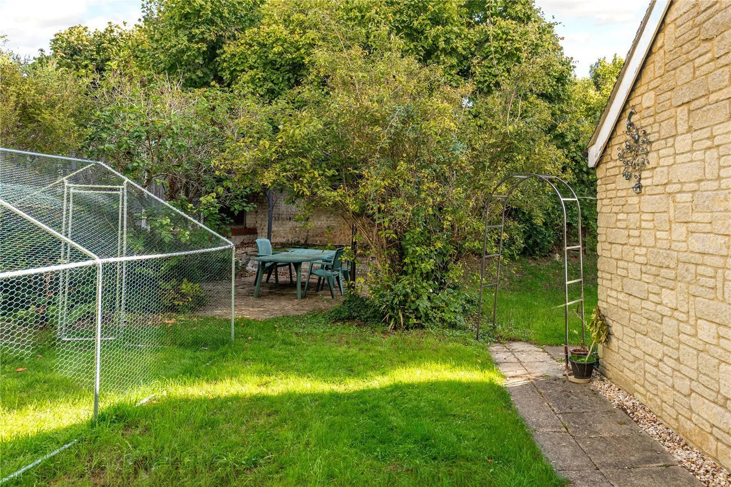 Brigstock Road, Stanion, NN14 photo 13