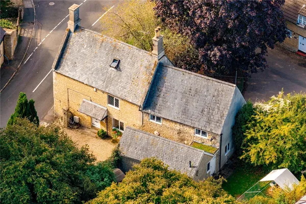 Brigstock Road, Stanion, NN14 photo 17
