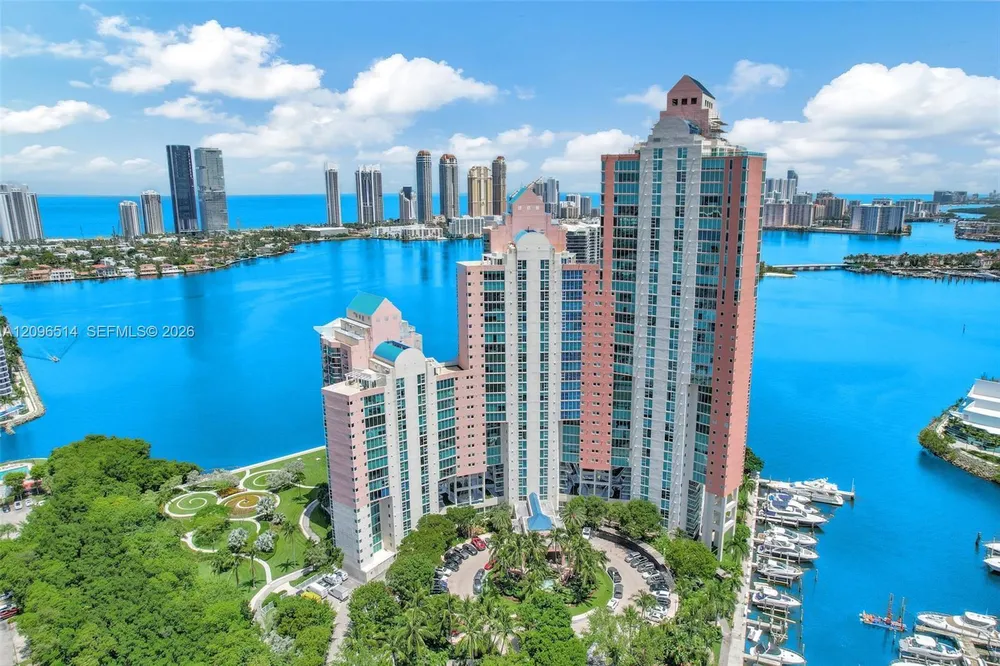 3370 Hidden Bay Dr, Miami, FL 33180