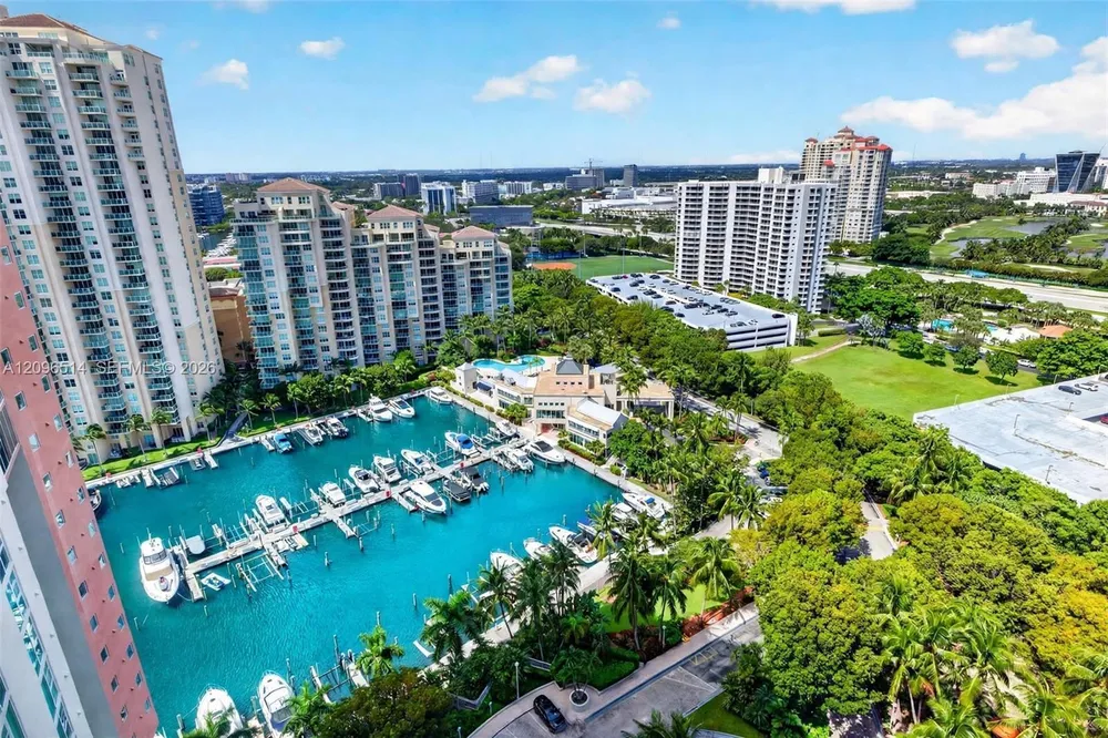 3370 Hidden Bay Dr, Miami, FL 33180