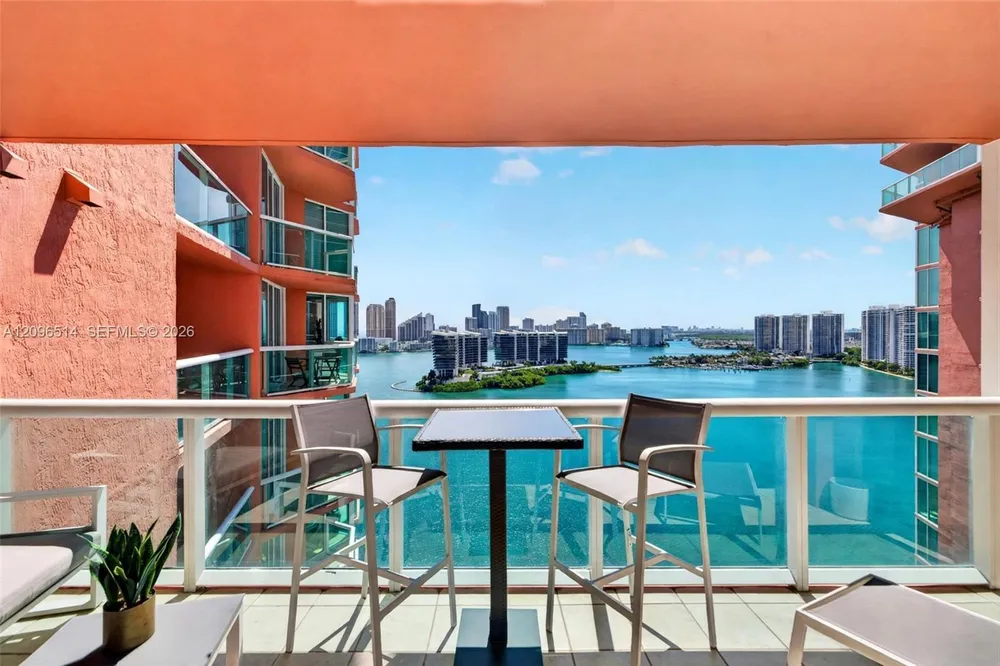 3370 Hidden Bay Dr, Miami, FL 33180