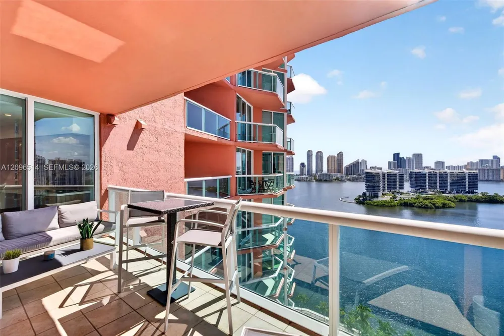 3370 Hidden Bay Dr, Miami, FL 33180