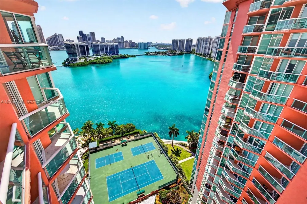 3370 Hidden Bay Dr, Miami, FL 33180