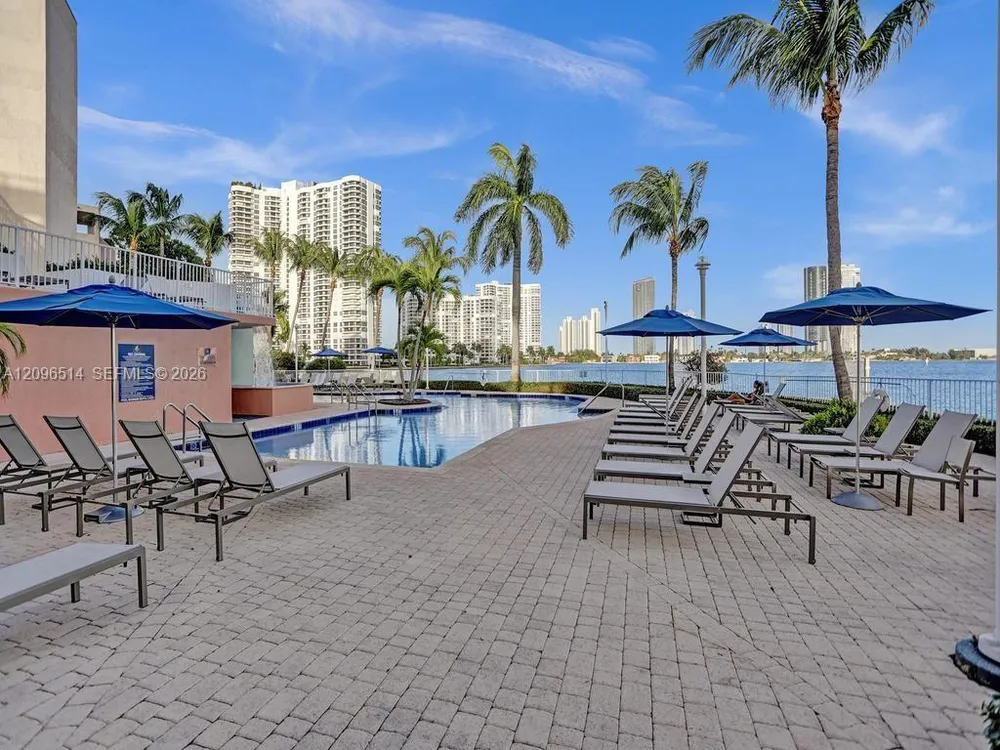 3370 Hidden Bay Dr, Miami, FL 33180