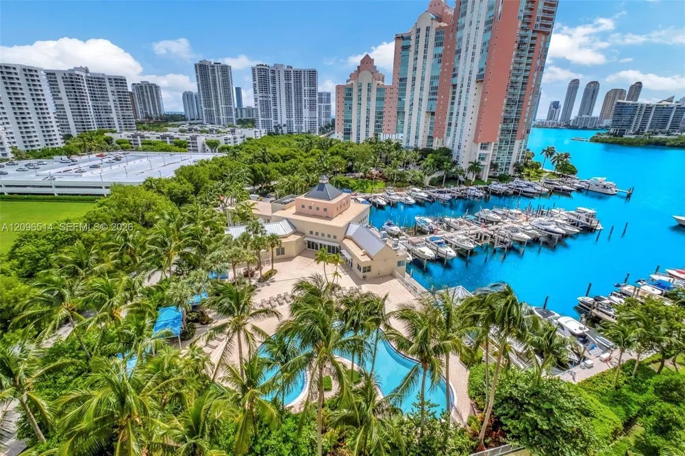 3370 Hidden Bay Dr, Miami, FL 33180