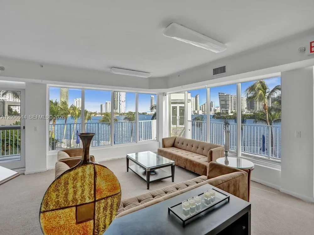 3370 Hidden Bay Dr, Miami, FL 33180