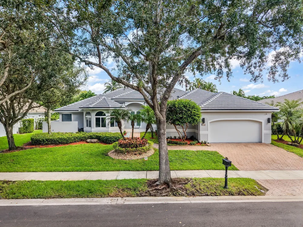 2678 Meadowood Dr, Weston, FL 33332