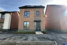 Hollowsbrook Road, New Rossington, DONCASTER