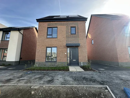 Hollowsbrook Road, New Rossington, DONCASTERphoto