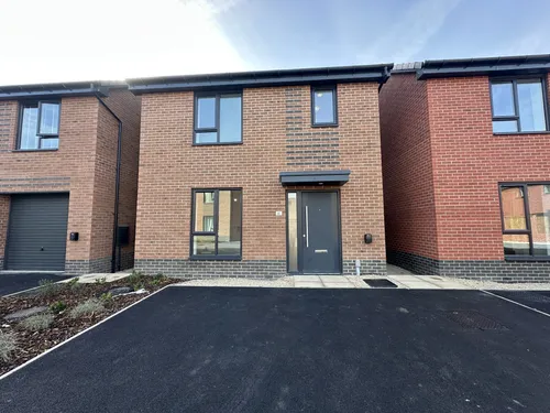 Hollowsbrook Road, New Rossington, DONCASTERphoto