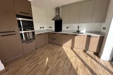 Hollowsbrook Road, New Rossington, DONCASTER