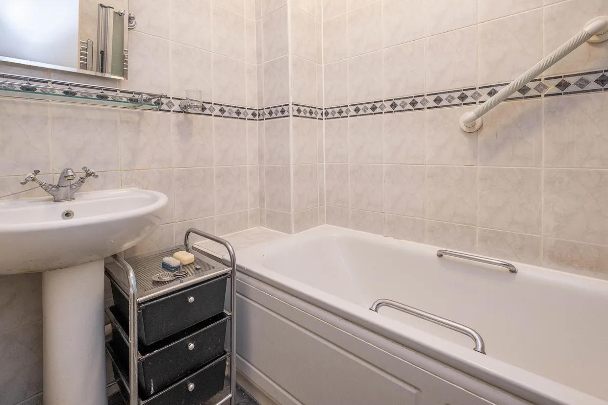 Vincent Road, Kingston Upon Thames, KT1 photo 7