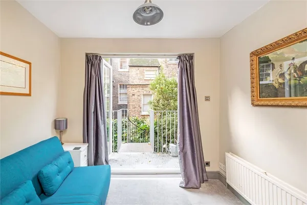 Cumberland Street, London, SW1V photo 6