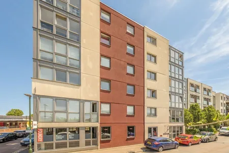 Orchard Road, Kew, TW9