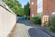 Stanley Road, Sutton