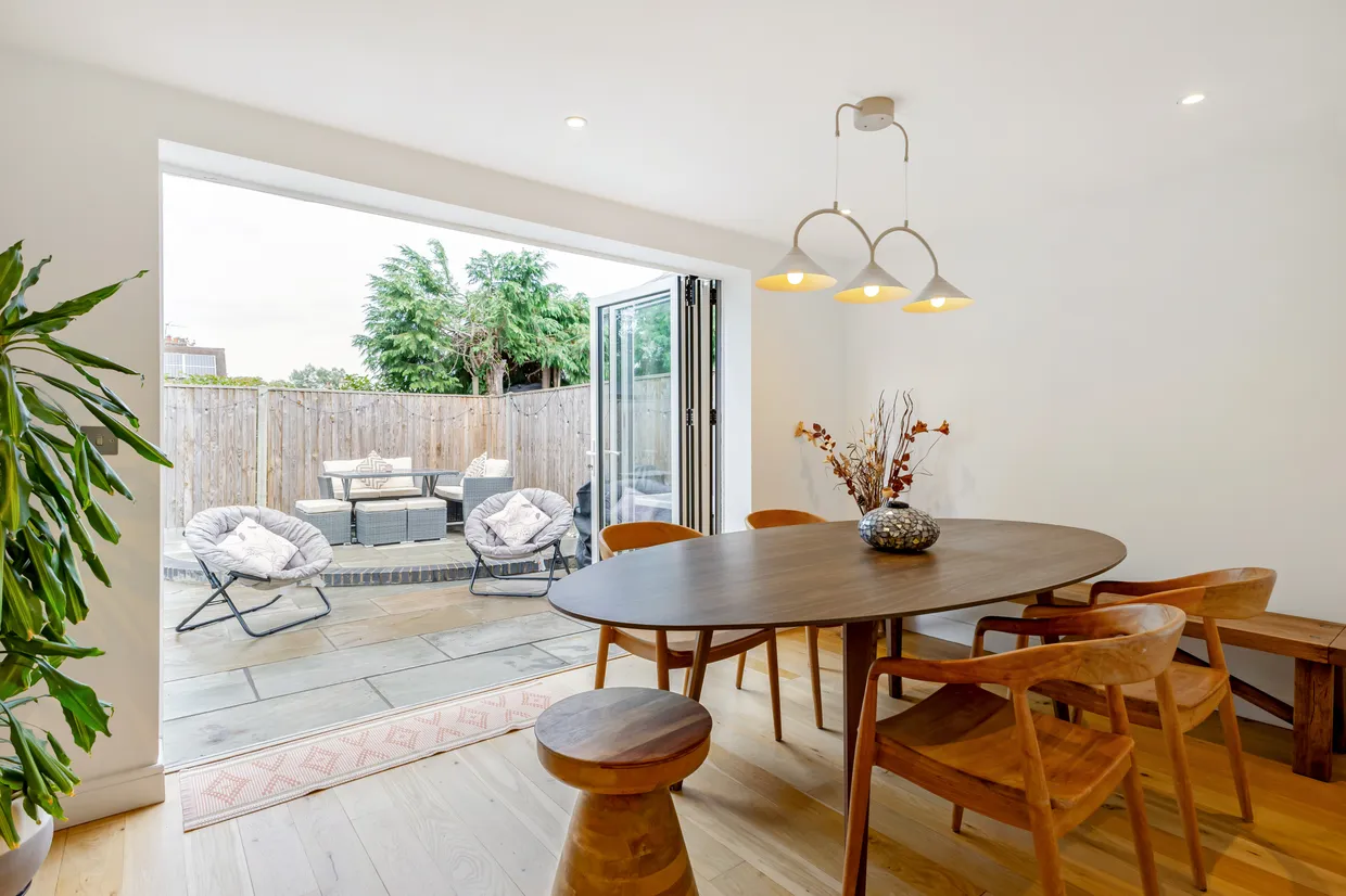 Connaught Road, Teddington, TW11 photo 6