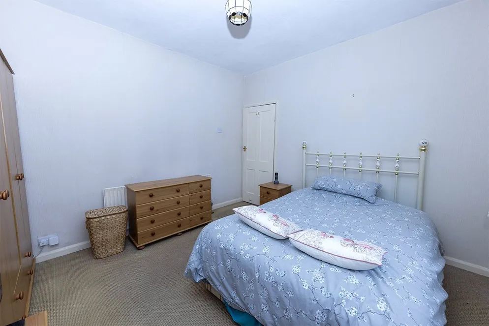 Property carousel item 11