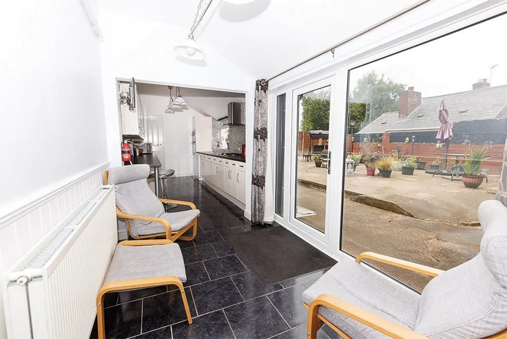 Property carousel item 11
