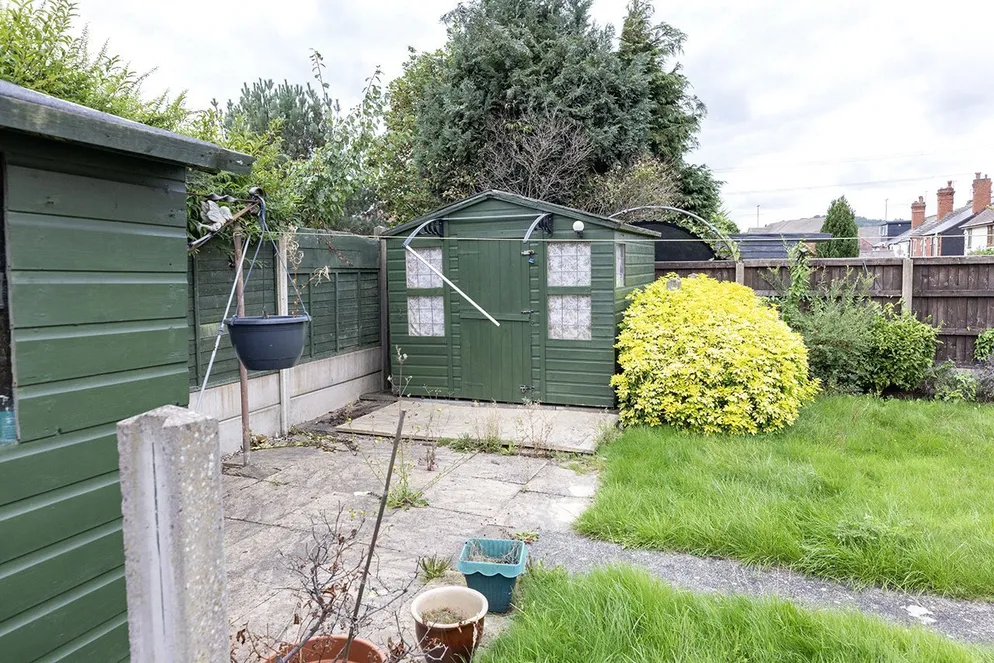 Property carousel item 18
