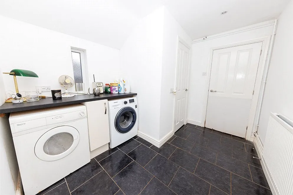 Property carousel item 18