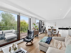 Knaresborough Drive, London photo
