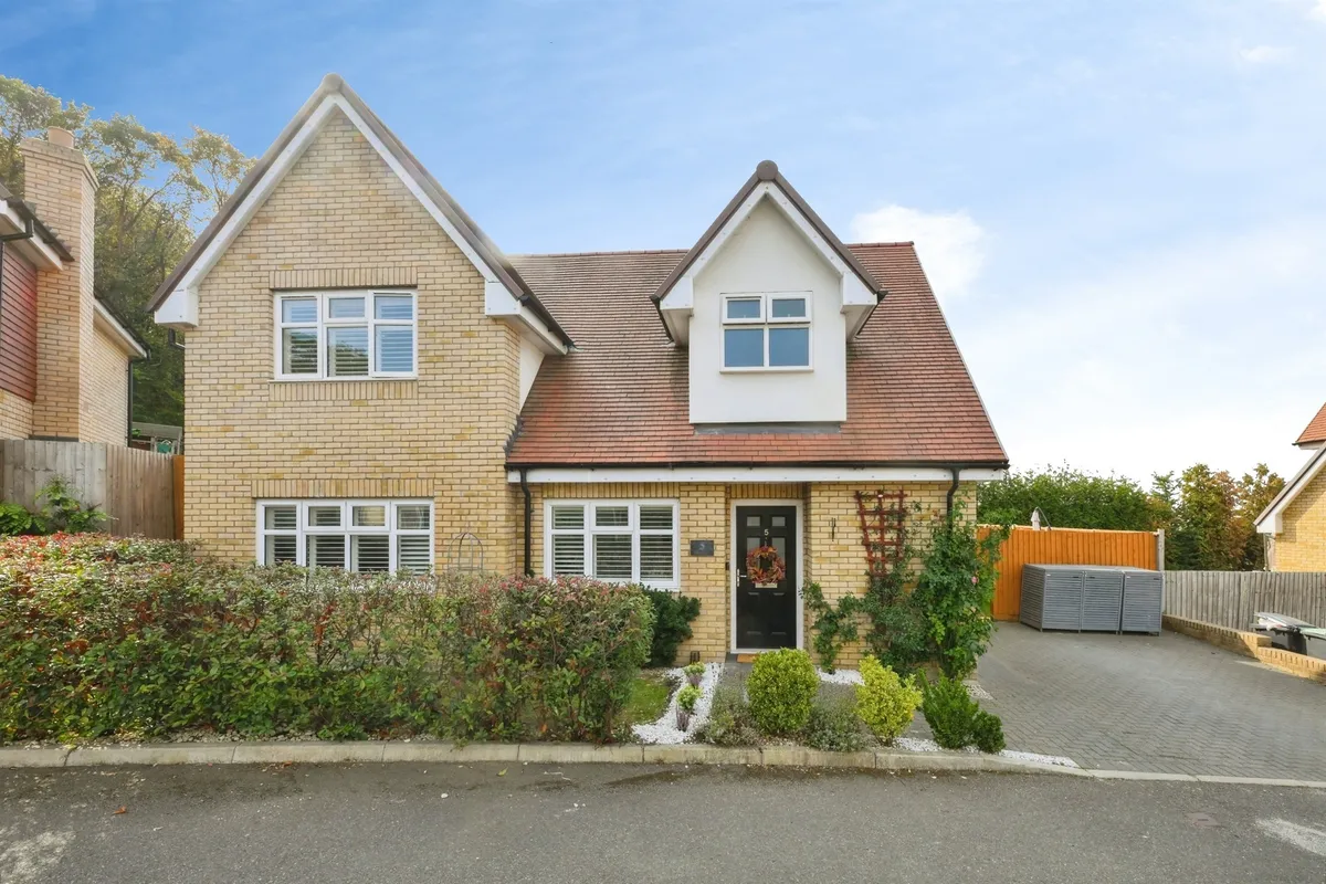 Greenview Grove, Waltham Abbey