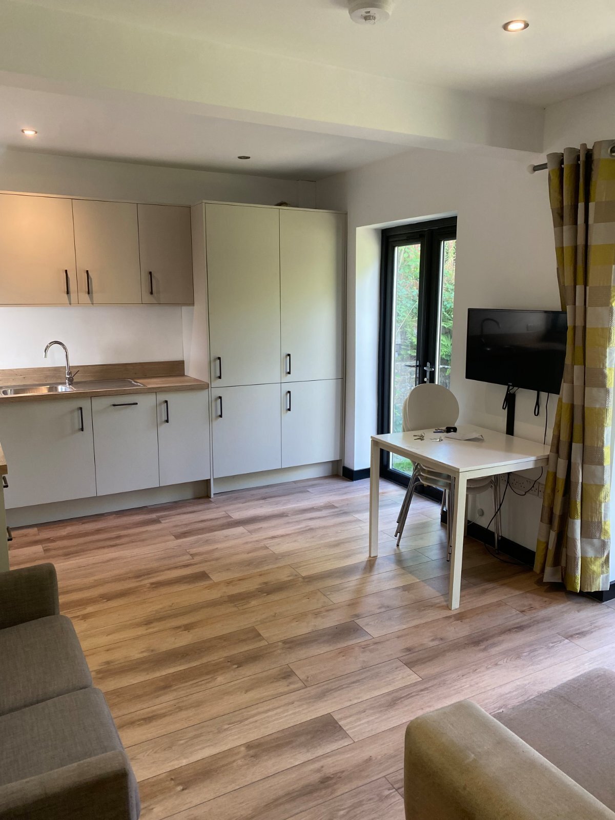 64 Newsome Road, Huddersfield, HD4 Image 2