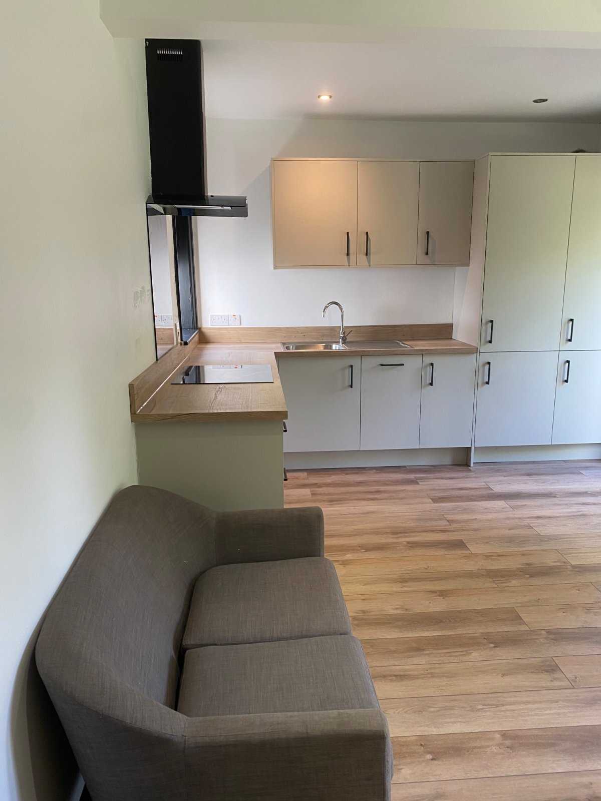 64 Newsome Road, Huddersfield, HD4 Image 4