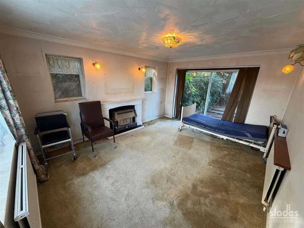 Property carousel item 3