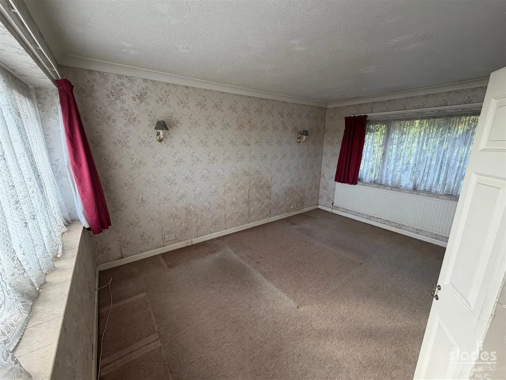 Property carousel item 10