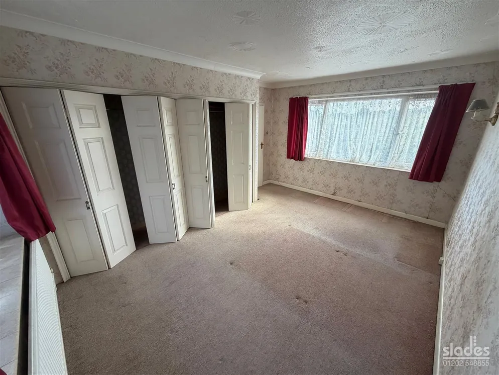 Property carousel item 11