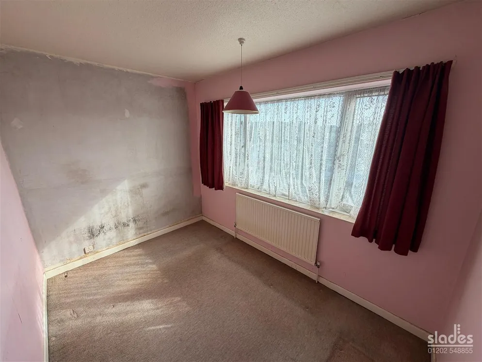 Property carousel item 12