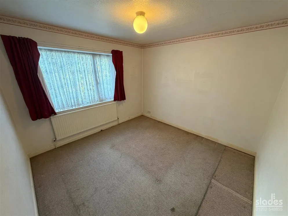 Property carousel item 13