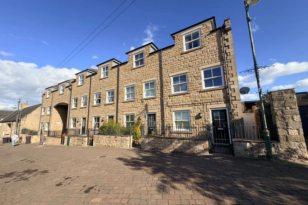 Falcon Court, Dinnington, SHEFFIELD