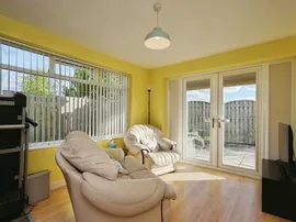 Thorndene Way, BRADFORD thumb 3
