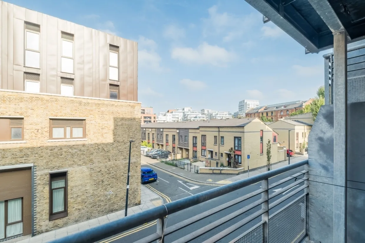 Barchester Street, E14 photo 8