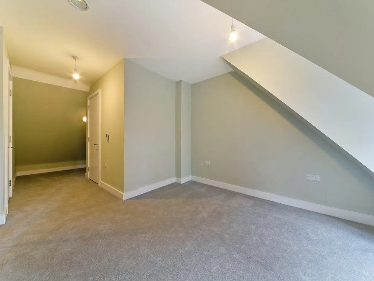 4 Highfield Avenue, 11 Market Street Newbury RG14 photo 3