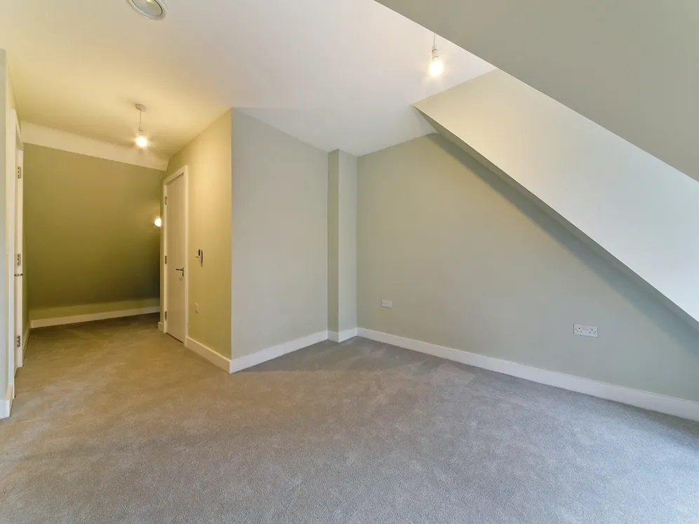 4 Highfield Avenue, 11 Market Street Newbury RG14 photo 3