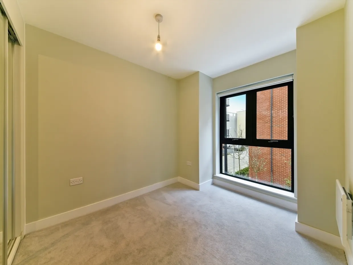 4 Highfield Avenue, 11 Market Street Newbury RG14 photo 4